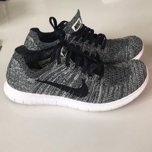 Nike free Run Flyknits